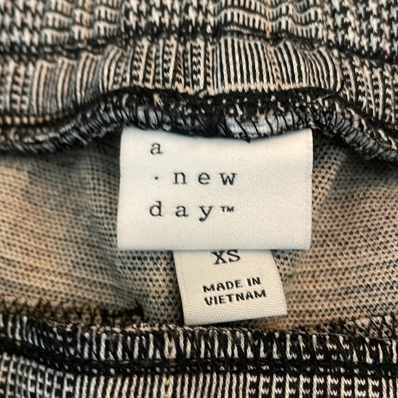 A New Day Brown Plaid Jogger Pant - Picture 2 of 3